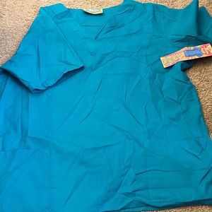 NWT women’s sz L Scrub top by TL Topline 2 pockets